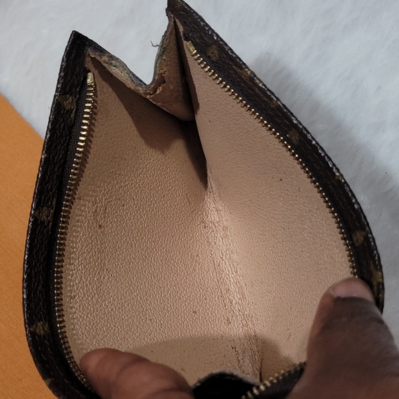 Louis Vuitton Cosmetics Pouch / Pochette - Picture 10 of 16